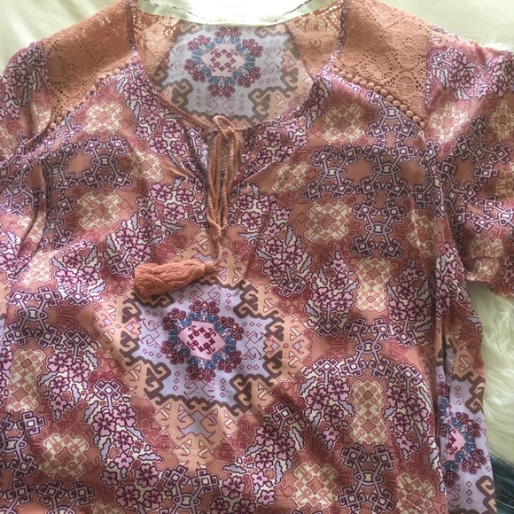 Pink pattern top - Picture 2 of 8